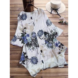 Plus Size - Plus Size, Women'S Plus Size V-Neck Floral Print Blouse - Casual Loose Fit, Asymmetrical Hem, Lightweight Non-Stretch Fabric, Spring Fashion Top with Butterfly & Floral Design, Ladies Blouses, Vneck Blouse, Printed Blouse, Gentle Loungewear, Soft Texture, Worn with Office Lounge, Ideal Women Gift, Top Tees, Work Wardrobe, Made from Solid Machine Washable High Soft Fabric Casually Sweptforward Design
