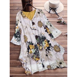 Plus Size - Plus Size, Women'S Plus Size V-Neck Floral Print Blouse - Casual Loose Fit, Asymmetrical Hem, Lightweight Non-Stretch Fabric, Spring Fashion Top with Butterfly & Floral Design, Ladies Blouses, Vneck Blouse, Printed Blouse, Gentle Loungewear, Soft Texture, Worn with Office Lounge, Ideal Women Gift, Top Tees, Work Wardrobe, Made from Solid Machine Washable High Soft Fabric Casually Sweptforward Design